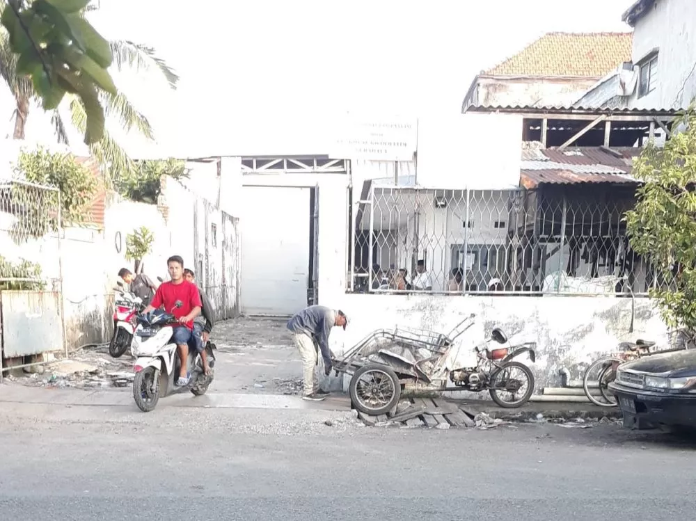 Tangkap 3 Terduga Teroris di Kantor Ekspedisi Surabaya
