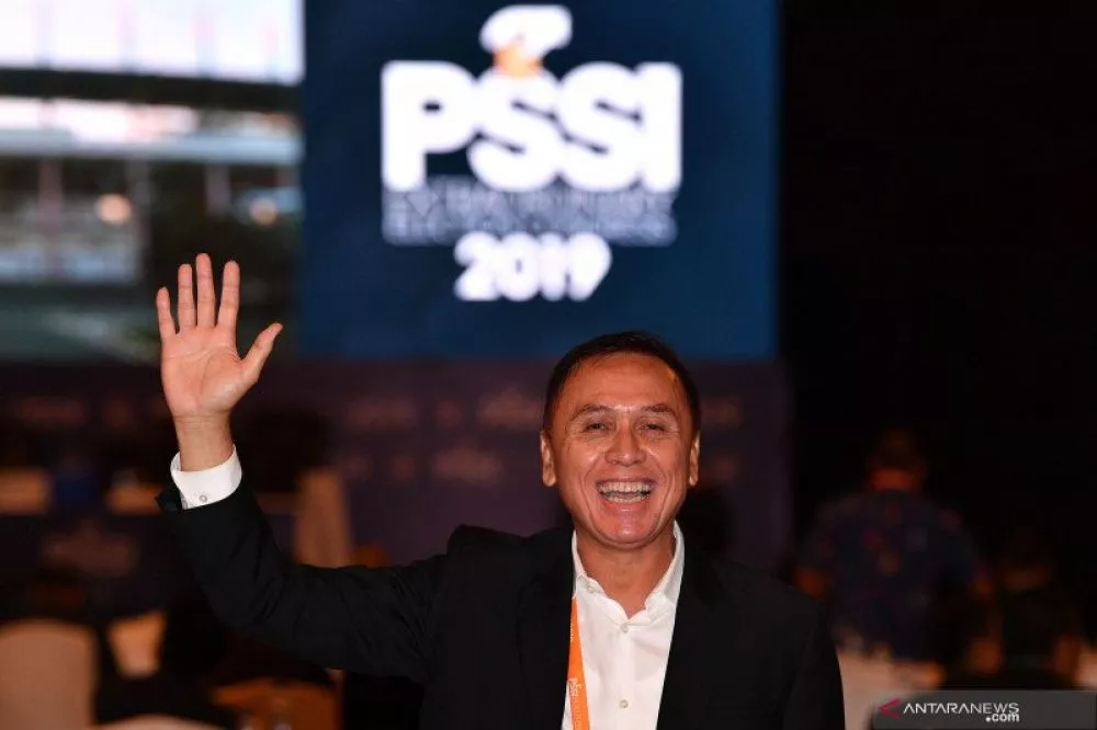 Ketua PSSI yang juga Jenderal Murah Senyum itu Sangat Menyayangi Ibunya