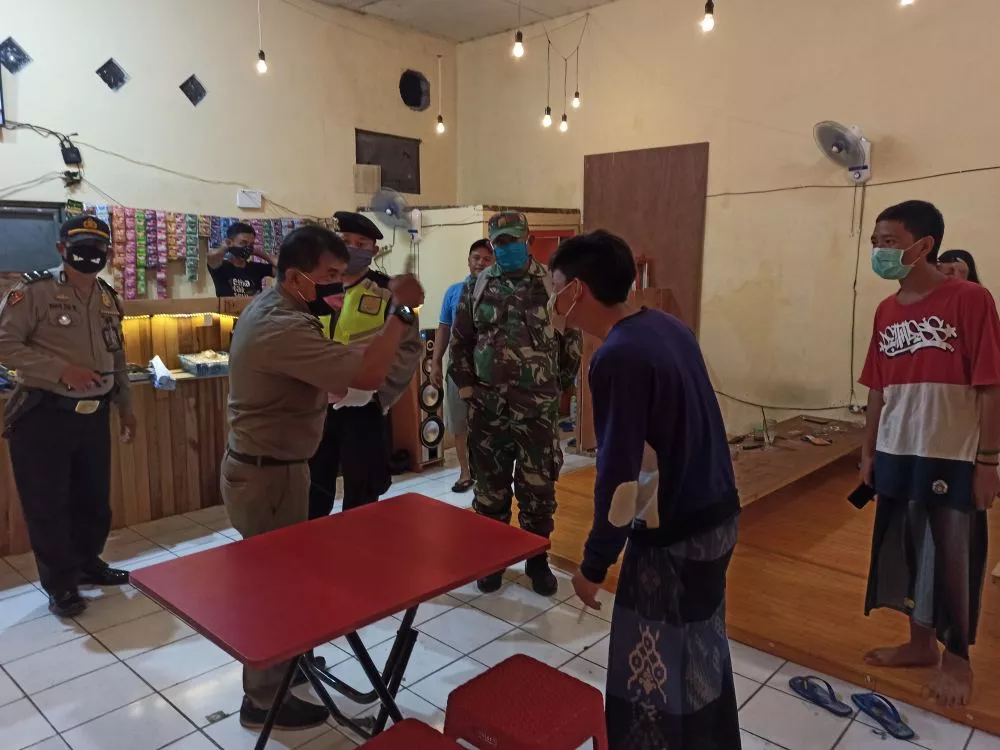 Pulangkan Pengunjung Warkop dan Cafe Yang Tak Pakai Masker