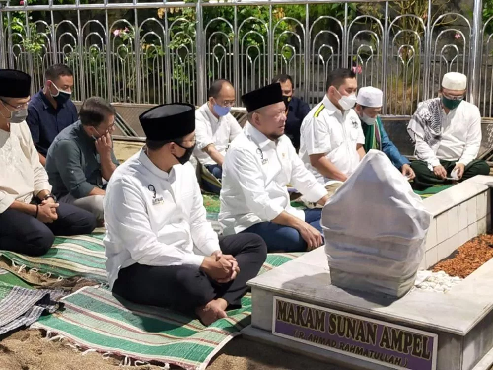 Irjen Fadil Imran Diajak LaNyalla Ziarah Sunan Ampel