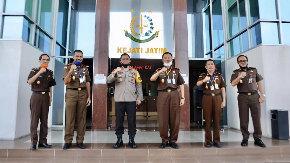 Kapolda Jatim Silaturahim ke Kejati dan DPRD Jatim