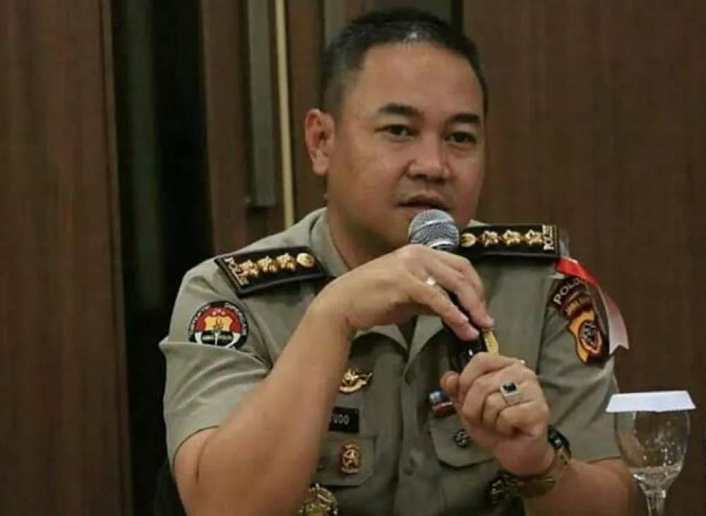 Viral Pria Bergamis Langgar PSBB, Ini Tanggapan Polda Jatim