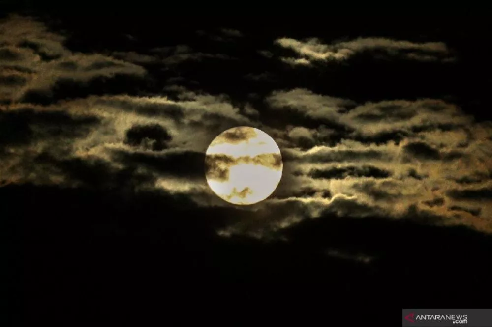 Ayo! Lihat Supermoon Terakhir di 2020 Malam Ini