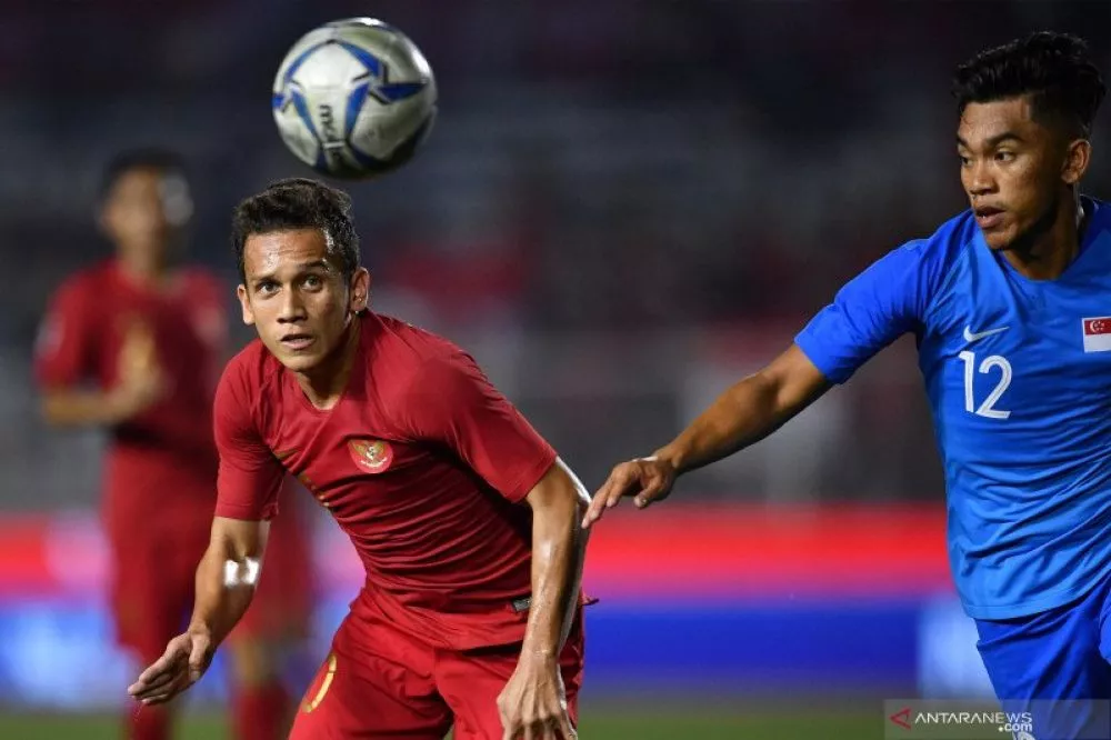 Egy yang Merumput di Eropa Lelang Jersey untuk Donasi Covid-19