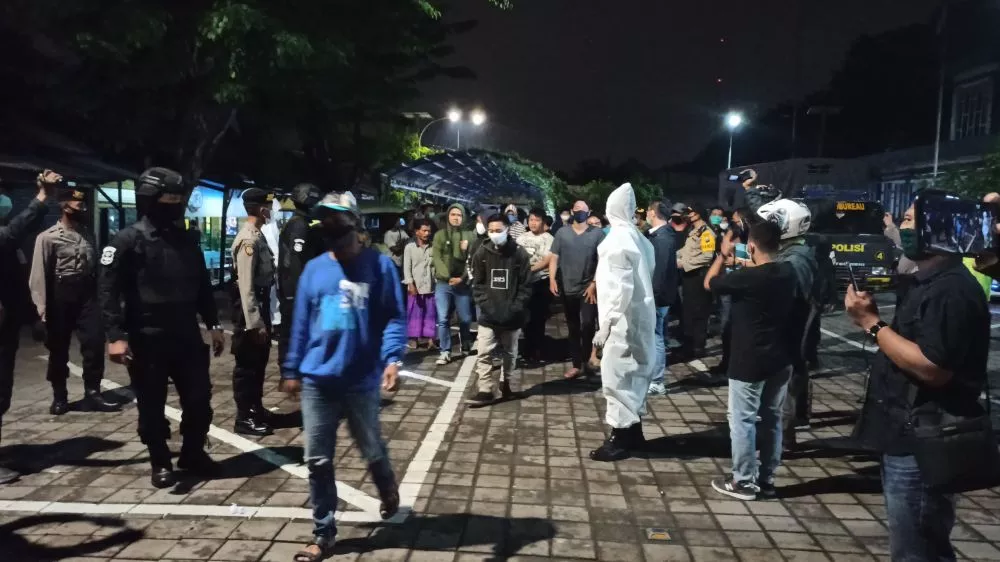 Langgar PSBB, Puluhan Pengunjung Warkop Diamankan ke Polrestabes