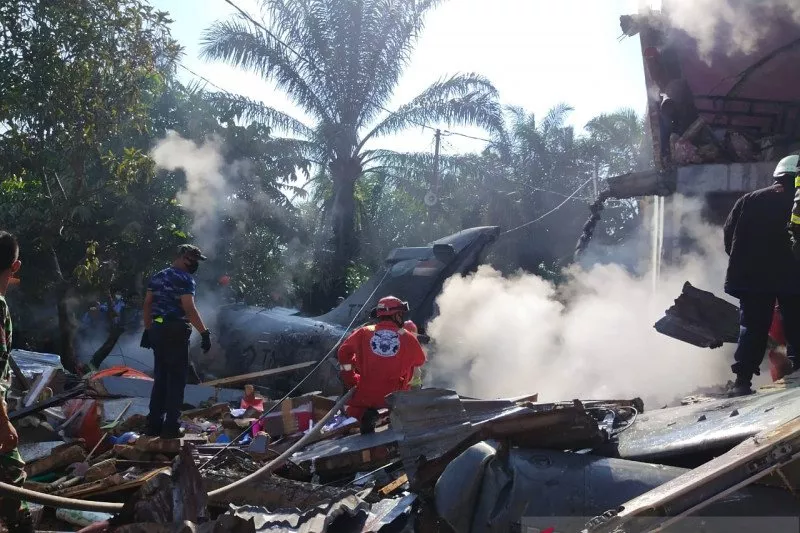 Pesawat Tempur Jatuh, Pilot Melontarkan Diri dan Selamat