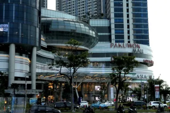 Penghuni Apartemen La Ritz Mansion Terekam CCTV Mencuri di PTC