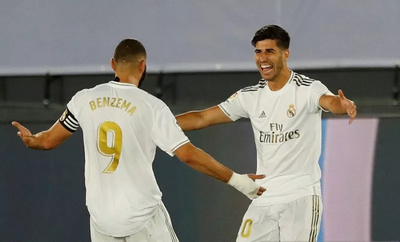 Real Madrid Perlebar Jarak Poin dengan Barcelona