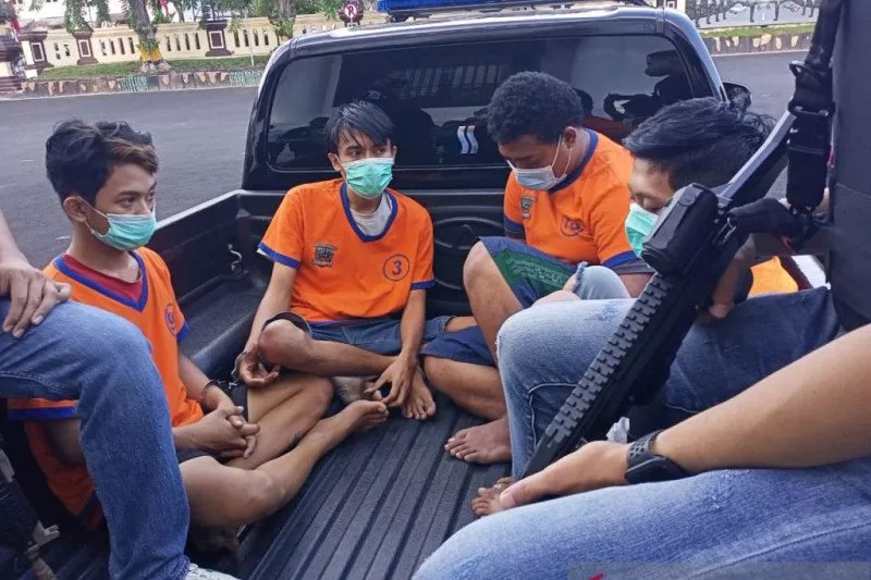 Melawan, Pengedar Ditembak Mati Aparat Polrestabes Surabaya