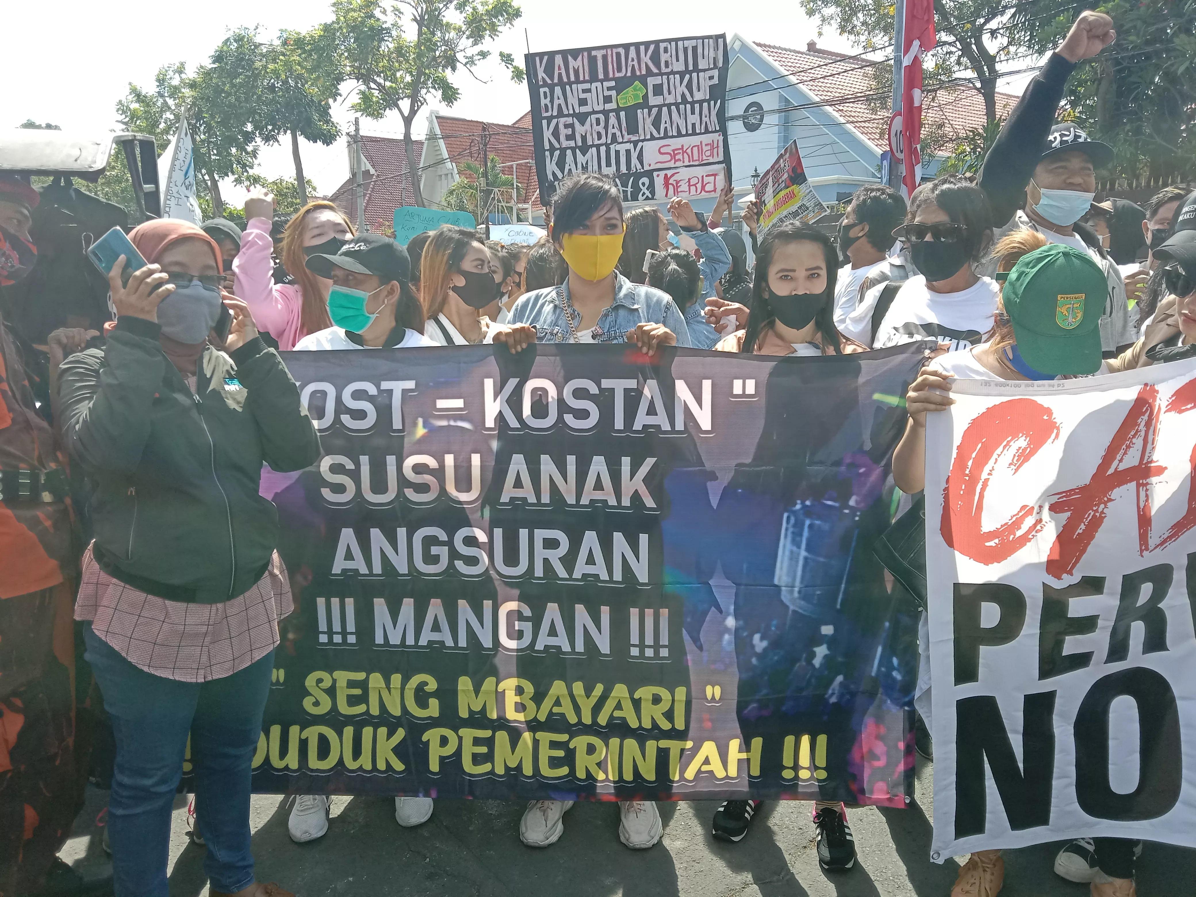 Ratusan Pekerja RHU Minta Risma Cabut Perwali 33 Tahun 2020