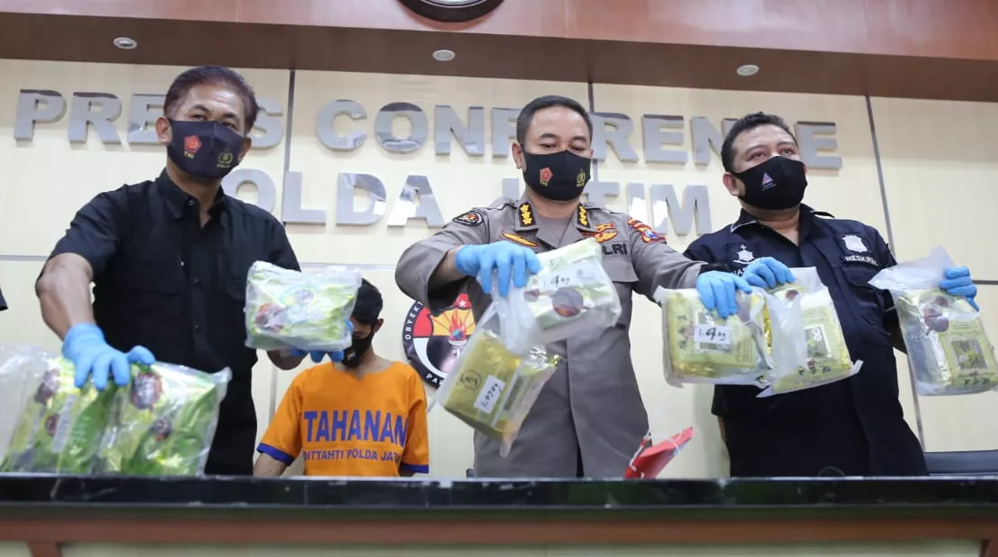 Selundupkan Sabu 8,4 Kg Dikemas Teh China, Kurir Surabaya Ditangkap