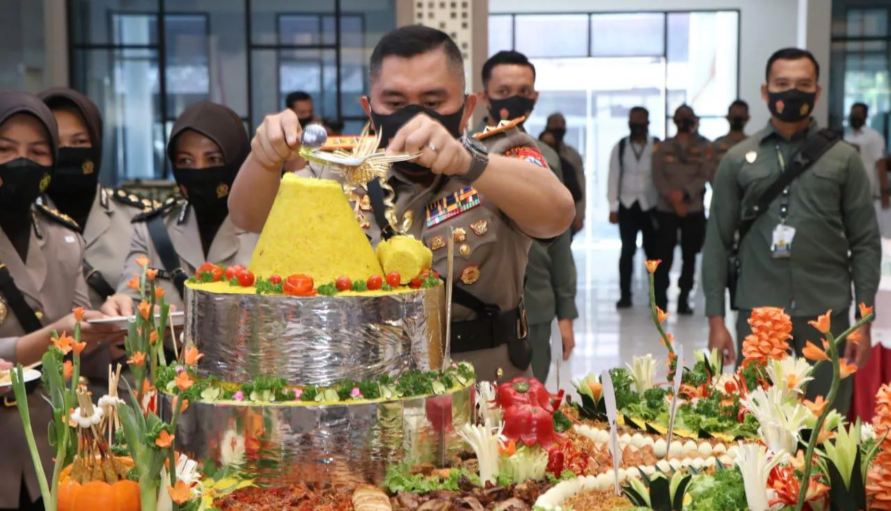 Irjen Fadil Imran Berharap Polwan Polda Jatim Tingkatkan Kinerja