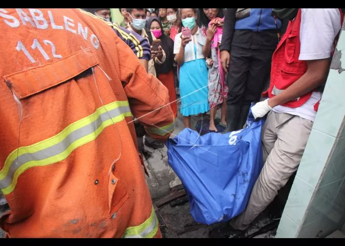 Kakek 60 Tahun Tewas Terjebak Kebakaran di Surabaya
