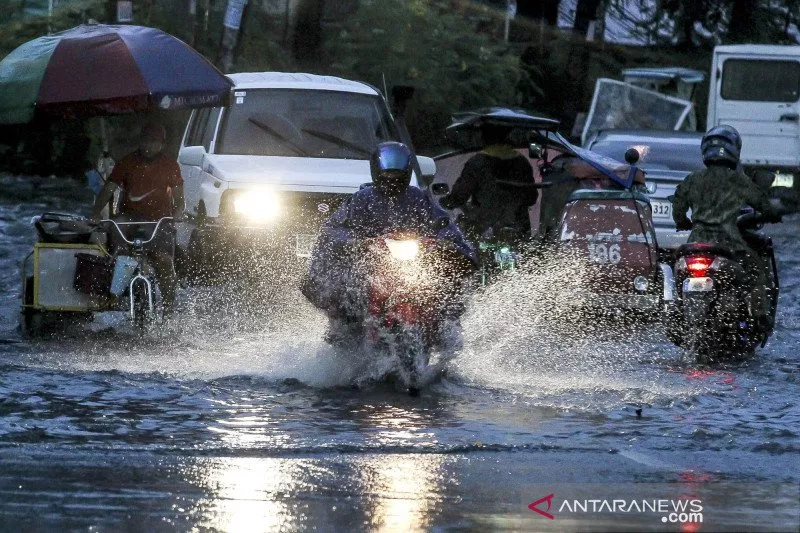 Badai Tropis Molave Membuat 1.800 Warga Filipina Diungsikan