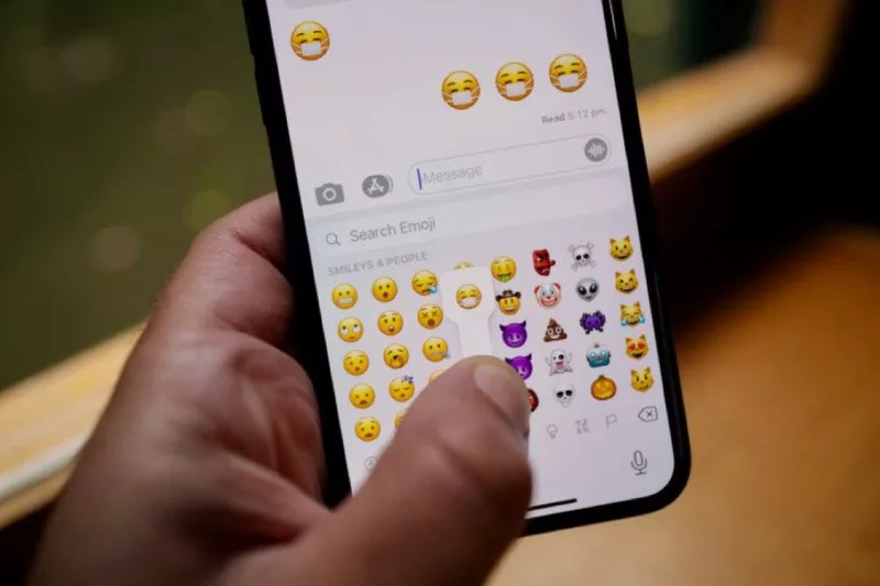 Adaptasi Kebiasaan Baru, Emoji Sakit Kini Bermasker