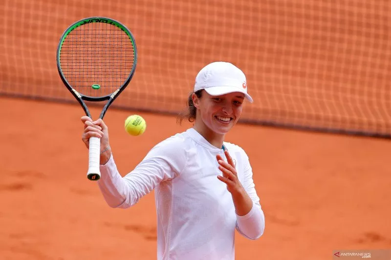 Petenis Muda Polandia Iga Swiatek Lolos ke Final French Open