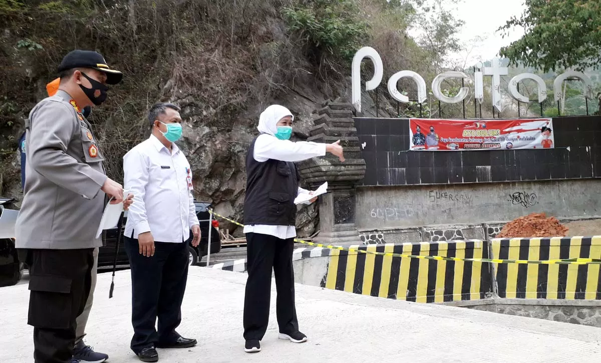 Malam-malam Ganjar Sidak Jembatan Juwana, Dorong Pekerjaan Rampung Maret