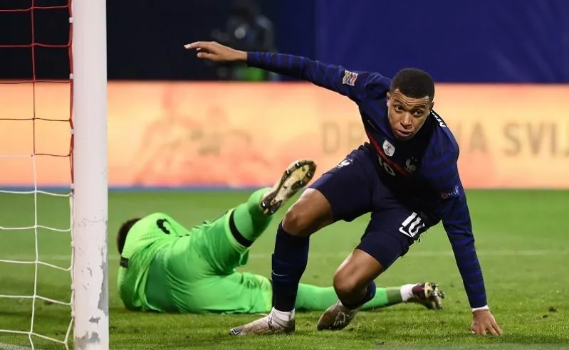 Prancis Tundukkan Kroasia, 2-1