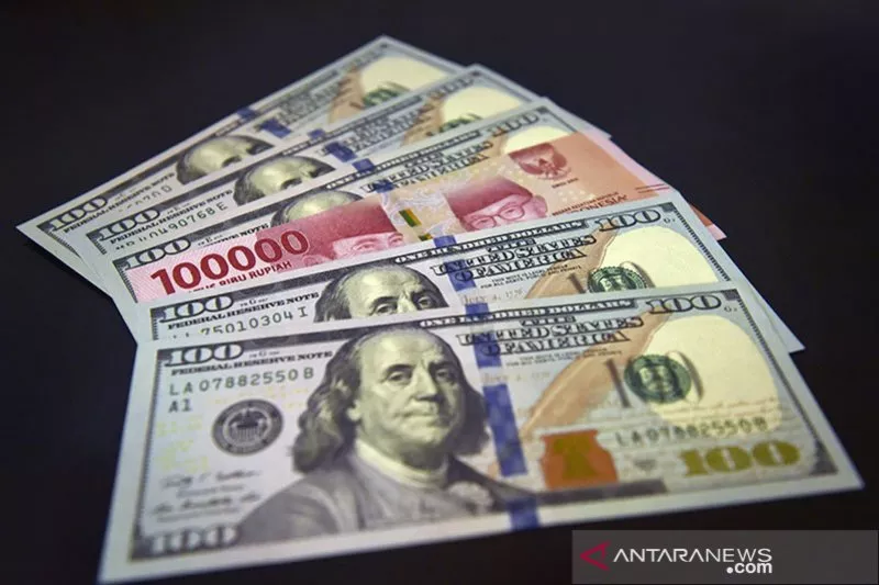 Vaksin Covid-19 Berkembang Pesat, Rupiah Menguat