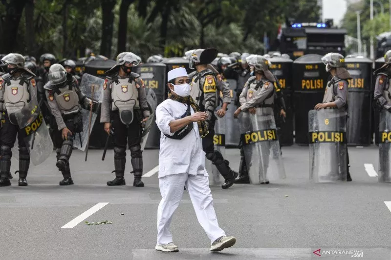 Menolak Tes Cepat, Sebanyak 455 Pengikut HRS Diamankan
