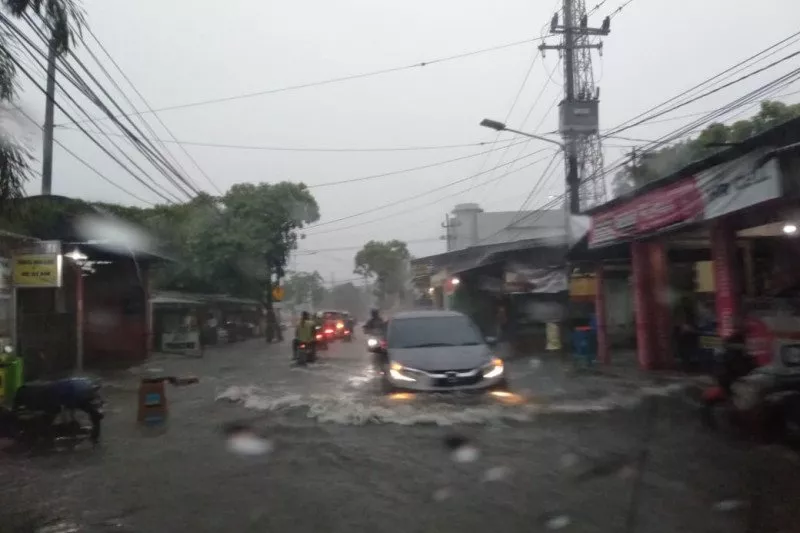Banjir Juga Melanda Pandugo, Medokan Ayu dan Sekitarnya