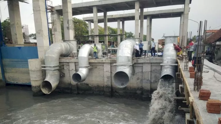 Pompa Petekan Sudah Difungsikan, Bisa Cegah Banjir di Surabaya
