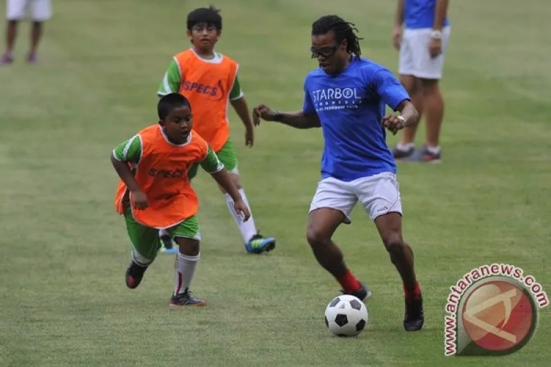 Edgar Davids Ditunjuk sebagai Pelatih Kepala Strata Tiga Liga Portugal