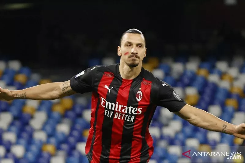 Ibrahimovic Isyaratkan Perpanjang Kontrak Satu Musim