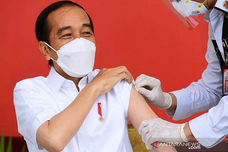 Jokowi Mendapatkan Vaksin Covid-19 Kedua