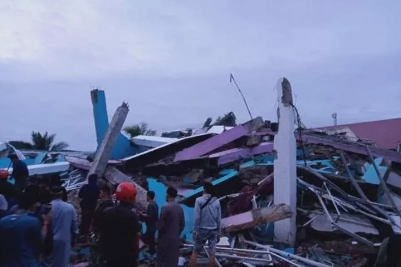 Basarnas Kirim Tim ke Pusat Gempa di Mamuju dan Majene