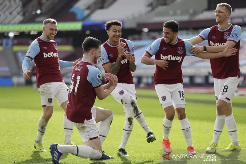 West Ham Tundukkan Tottenham Hotspur, 2-1