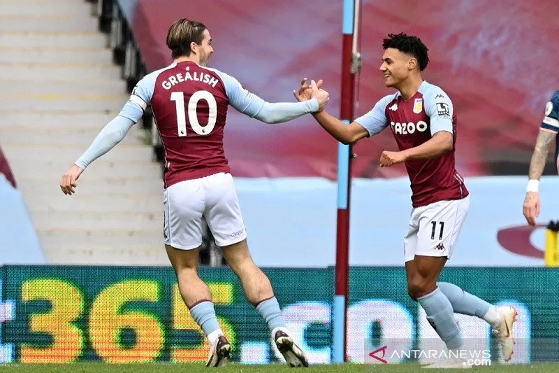 Aston Villa Tekuk Arsenal