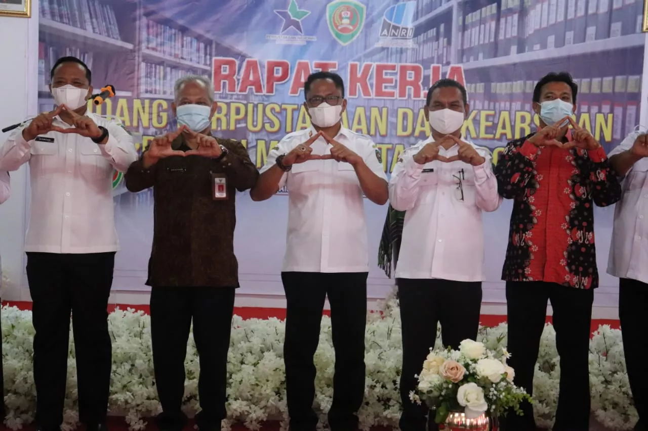 Sekda Maluku Buka Raker Dinas Perpustakaan dan Kearsipan Maluku