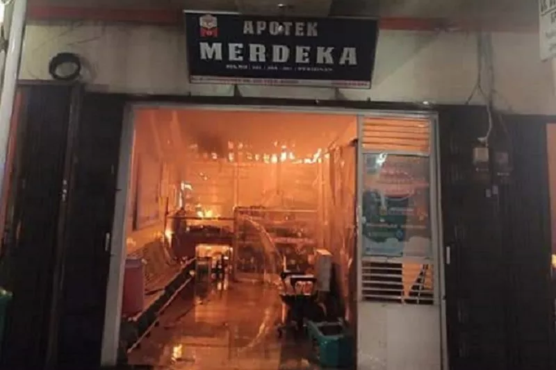 Tujuh Ruko di Singkawang Dilalap Api