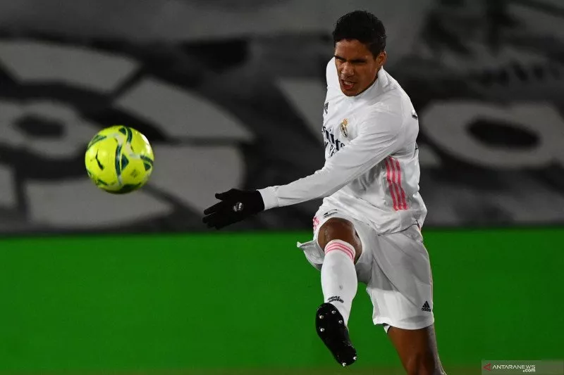 Varane Bisa Berseragam Manchester United Musim Panas Nanti