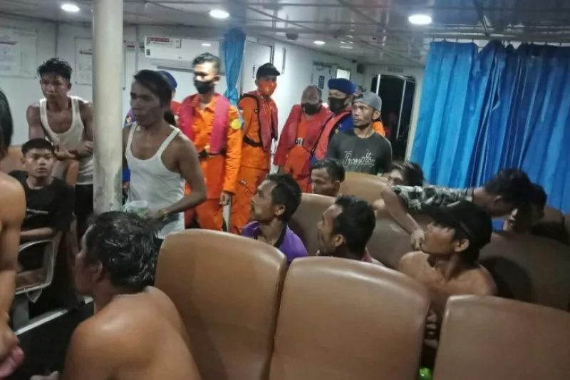 Karam Dihantam Badai, 19 ABK KM Rejeki Indah Selamat