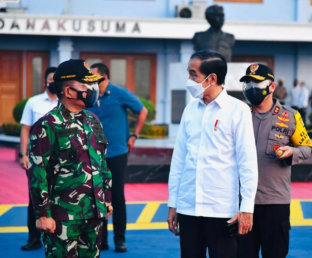 Presiden Jokowi Tinjau Lokasi Bencana di NTT