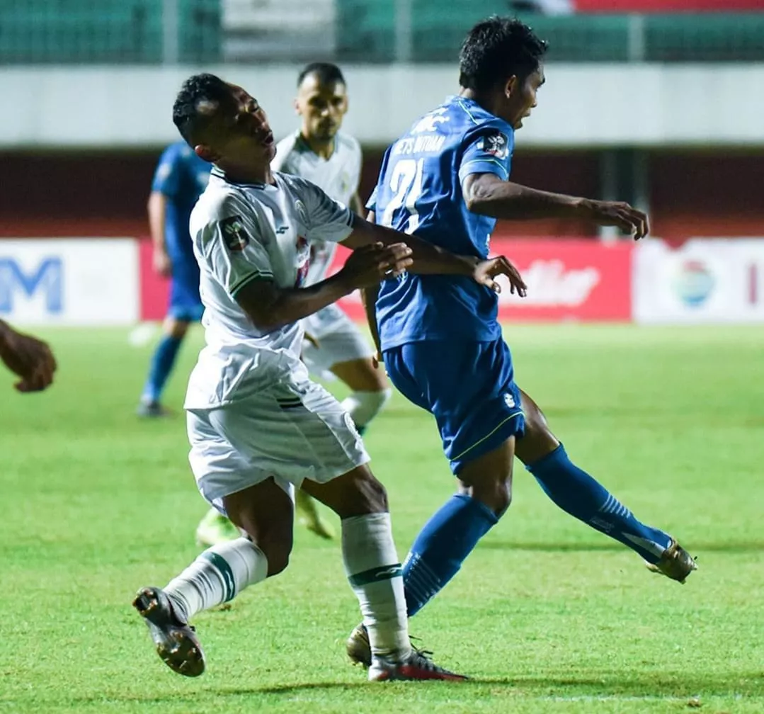 Persib Tekuk PSS 2-1 di Maguwoharjo