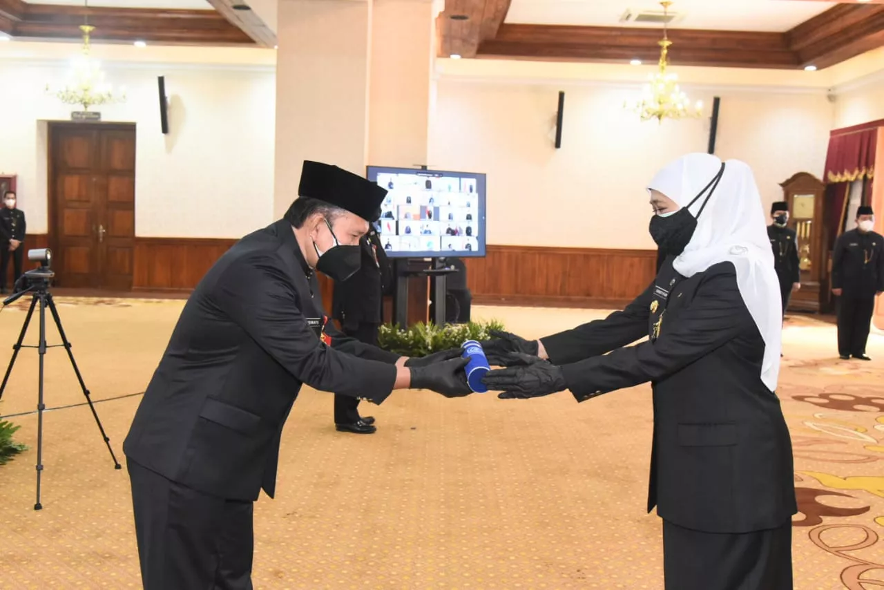 Gubernur Khofifah Mutasi 16 Kepala OPD