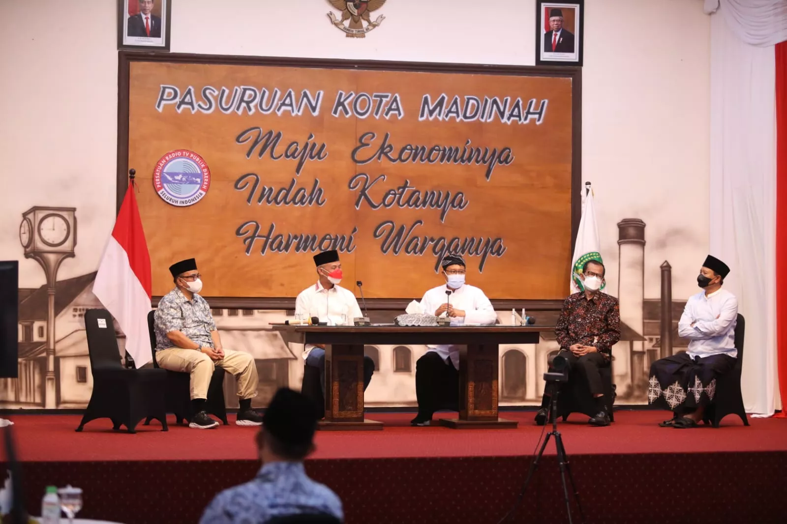 Ganjar Pranowo Sapa Pendengar dan Penyiar Radio Daerah se-Indonesia