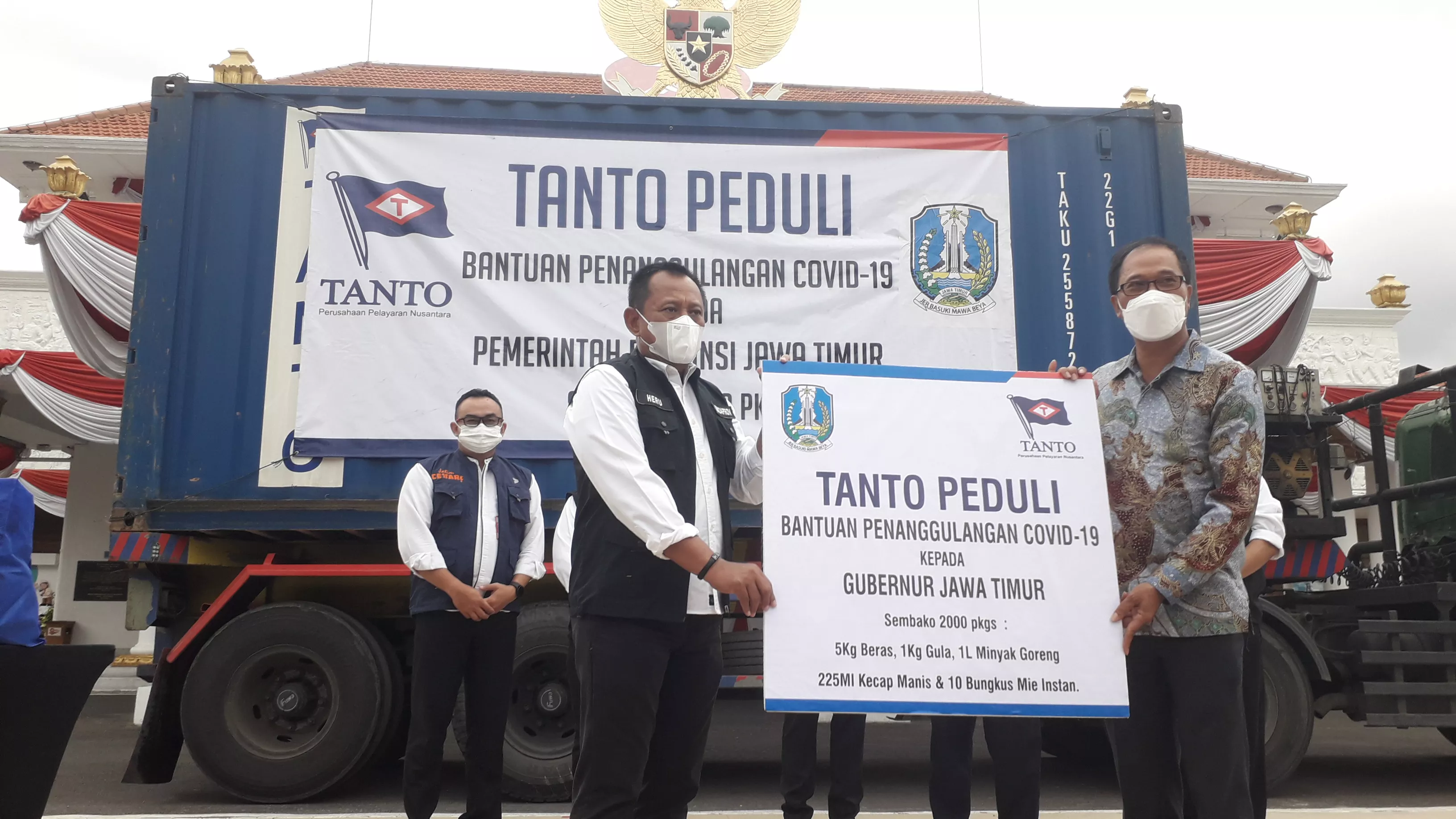 Tanto Peduli Serahkan Bantuan 2.000 Paket Sembako Kepada Pemprov Jatim