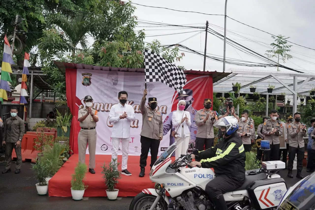 KLT.Official Bagi Ribuan Paket Sembako
