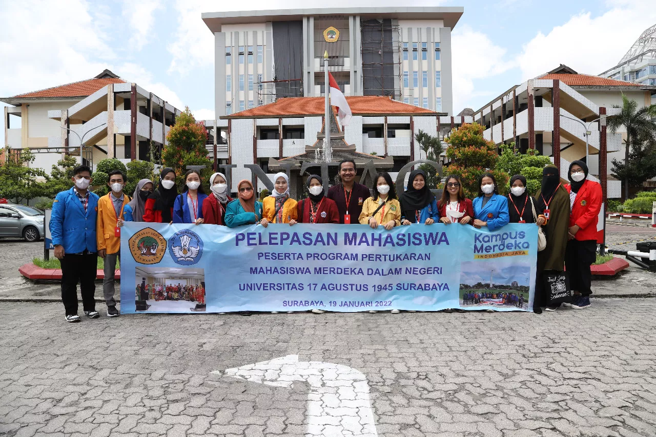 Pelepasan 27 Mahasiswa PMM Di Untag Surabaya Terbekali Materi Modul Nusanta