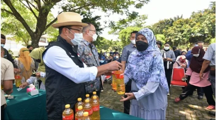 Bantu Warga Miskin, Jabar Siapkan Aplikasi Pemesanan Minyak Goreng