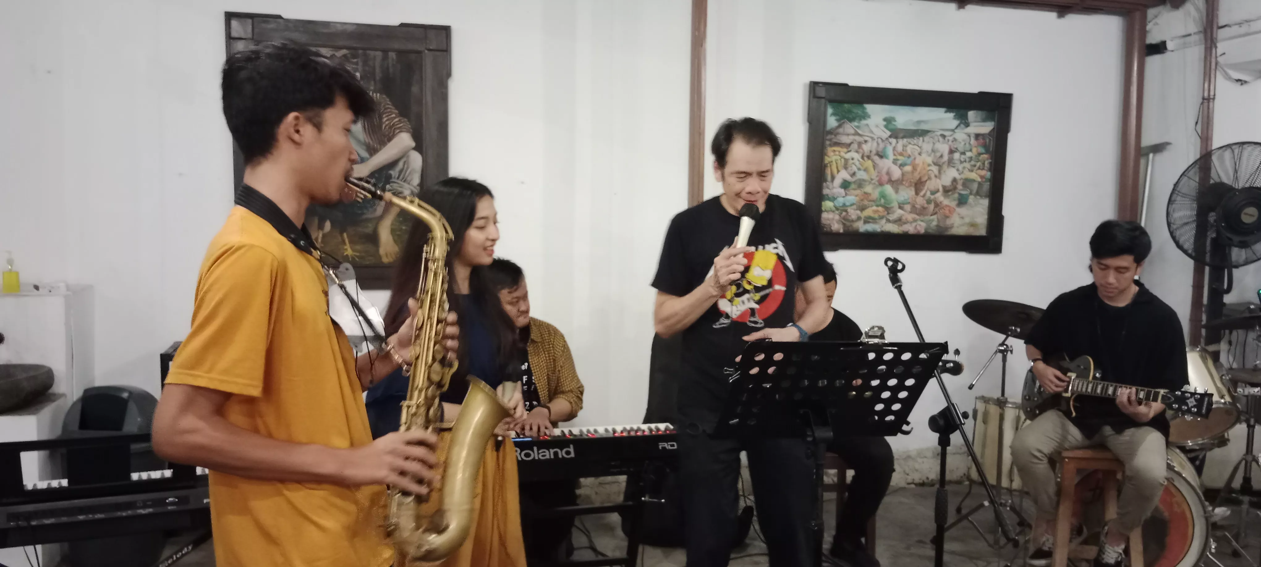 Indah Kurnia Gelar Bukber Dengan Musisi Jazz