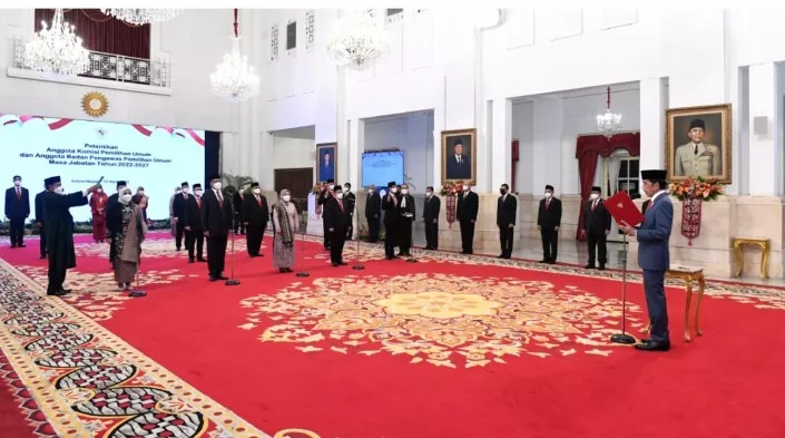 Presiden Jokowi Lantik Anggota KPU dan Bawaslu Masa Jabatan 2022-2027