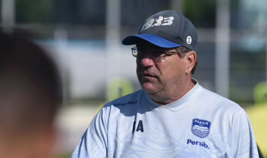 Pelatih PERSIB, Robert Alberts Bertekad Membuat Timnya Lebih Tangguh