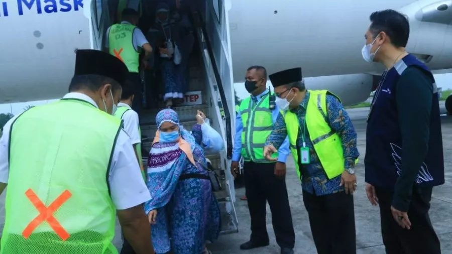 Jemaah MES 1 Mendarat di Medan