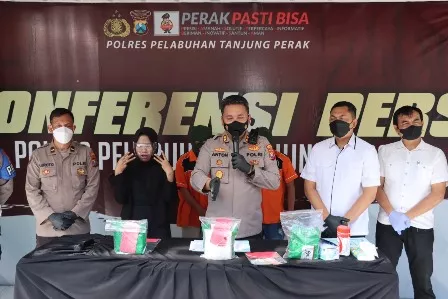 Polres Tanjung Perak Gagalkan Peredaran 3,037 Kilogram Sabu