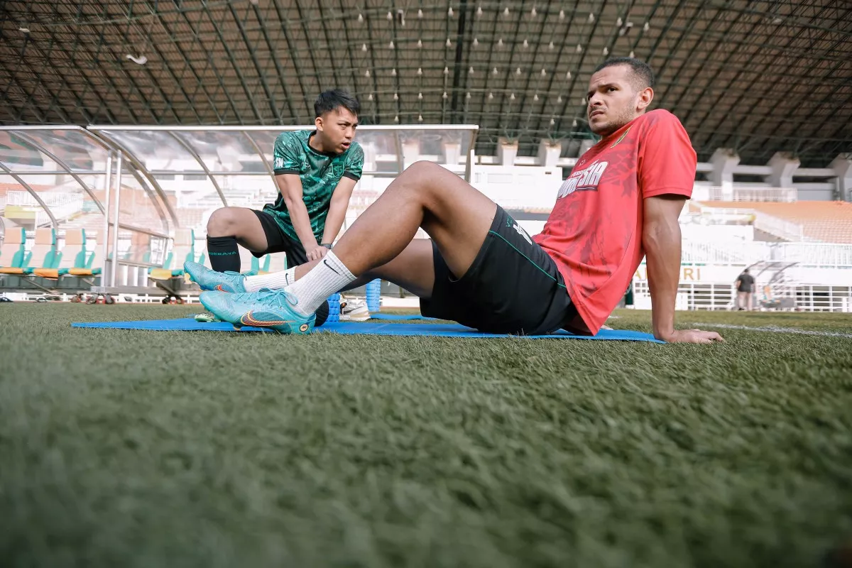 Otot Betis Kanan Belum Fit, Leo Lelis Absen di Laga Perdana